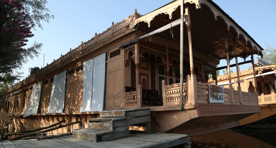Kotroo Palace Houseboat, Srinagar 4